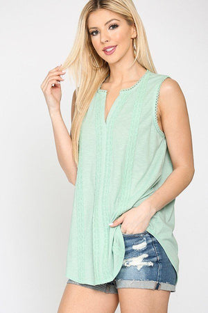 Green Sleeveless Lace Trim Tunic Top With Scoop Hem