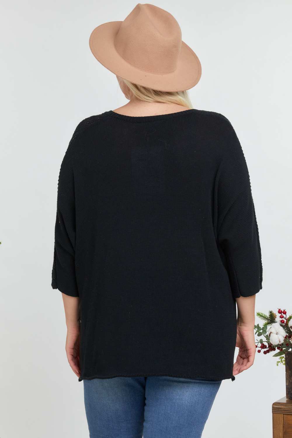 Black Solid Round Neck 3/4 Sleeve Sweater Top