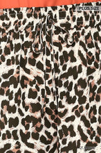 Light Mauve Leopard Printed Side Pocket Women's Shorts